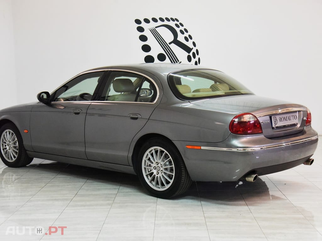 Jaguar S-Type 2.7 D V6 Executive Auto.