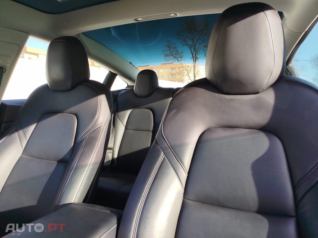 Tesla Model 3 Tração Traseira