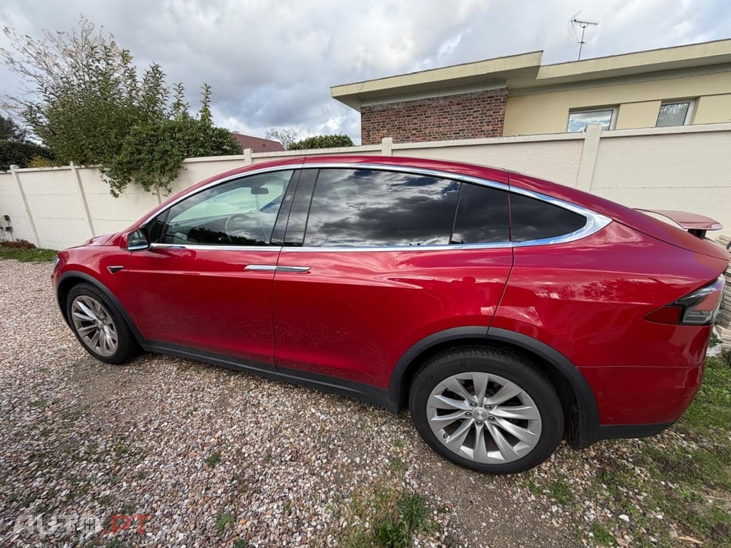 Tesla Model X 100D