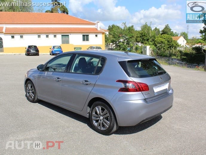 Peugeot 308 1.5 BlueHDI STYLE Aut. 131 CV