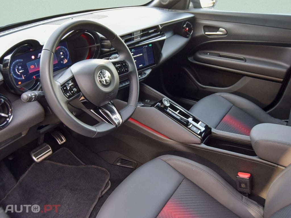 Alfa Romeo Junior 1.2 Sport Speciale Q4 eDCT6