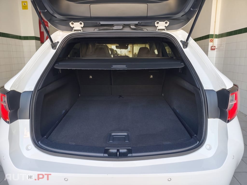 Toyota Corolla Touring Sports 1.8 Hybrid Comfort+P.Sport
