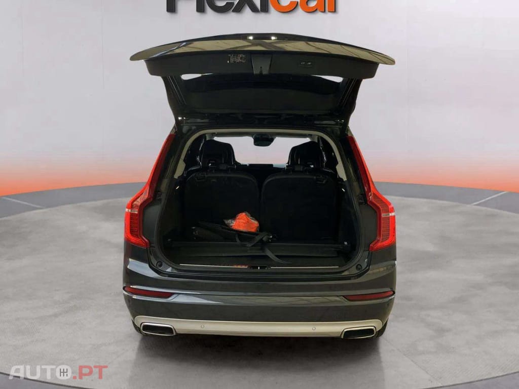 Volvo XC90 2.0 B5 Momentum Plus AWD