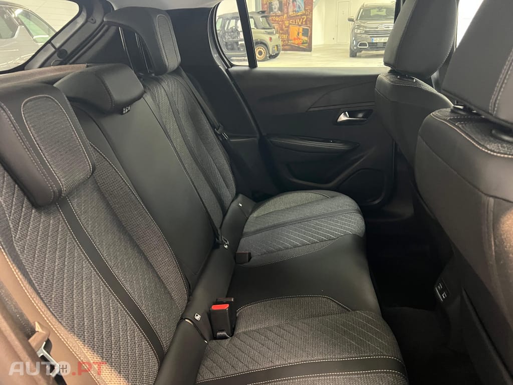 Peugeot E-208 51 kWh Allure