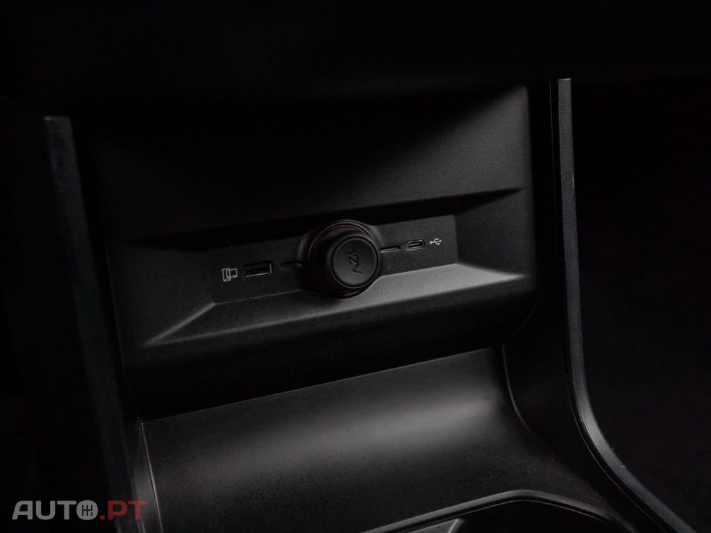 MG MG4 77 kWh Extended Range Luxury