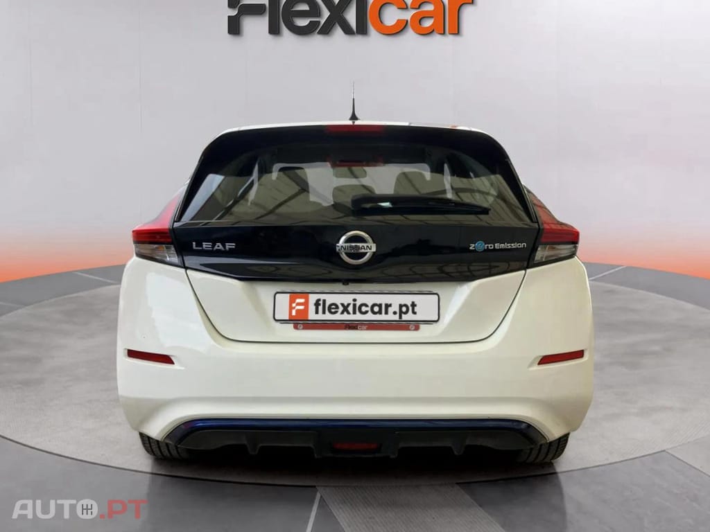 Nissan Leaf Accenta