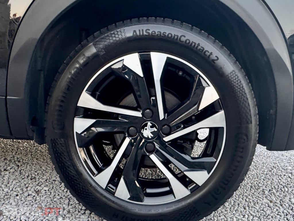 Peugeot E-2008 50 kWh Allure Pack - IVA Dedutivel !!!