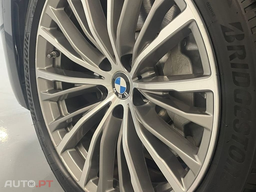 BMW 330 e Touring Pack M Auto