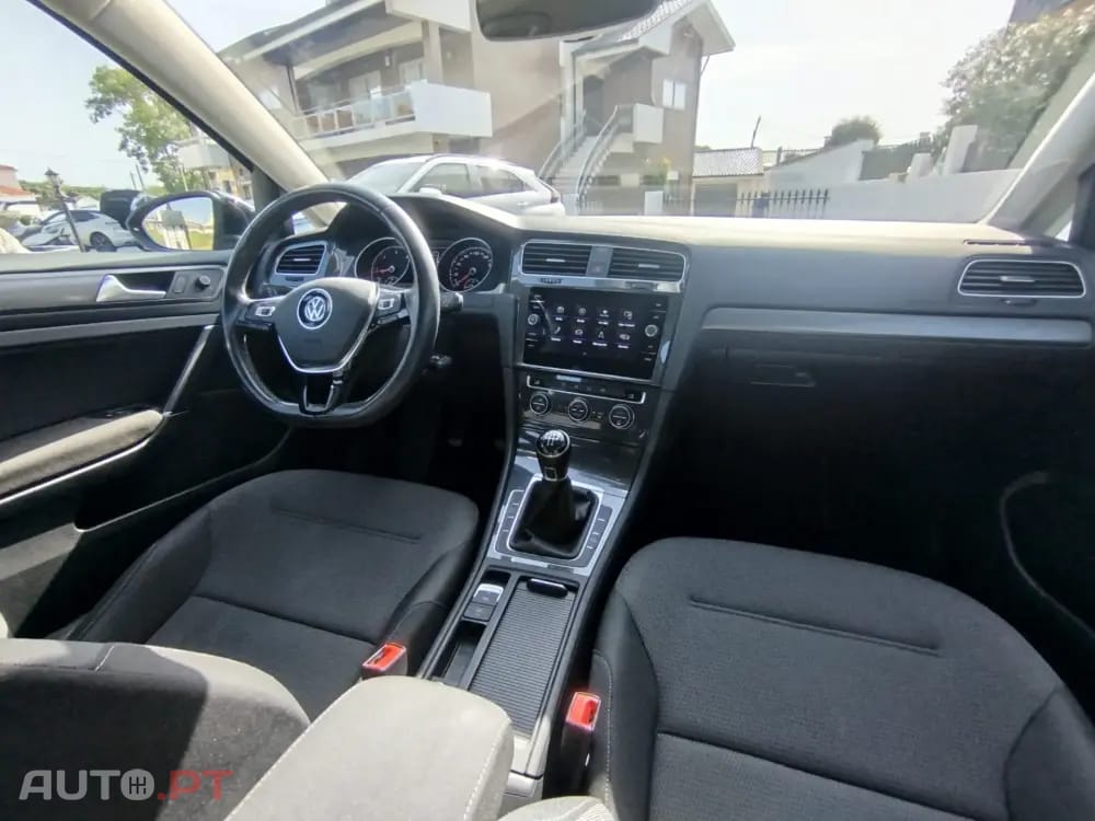 Volkswagen Golf 1.6 TDI Confortline