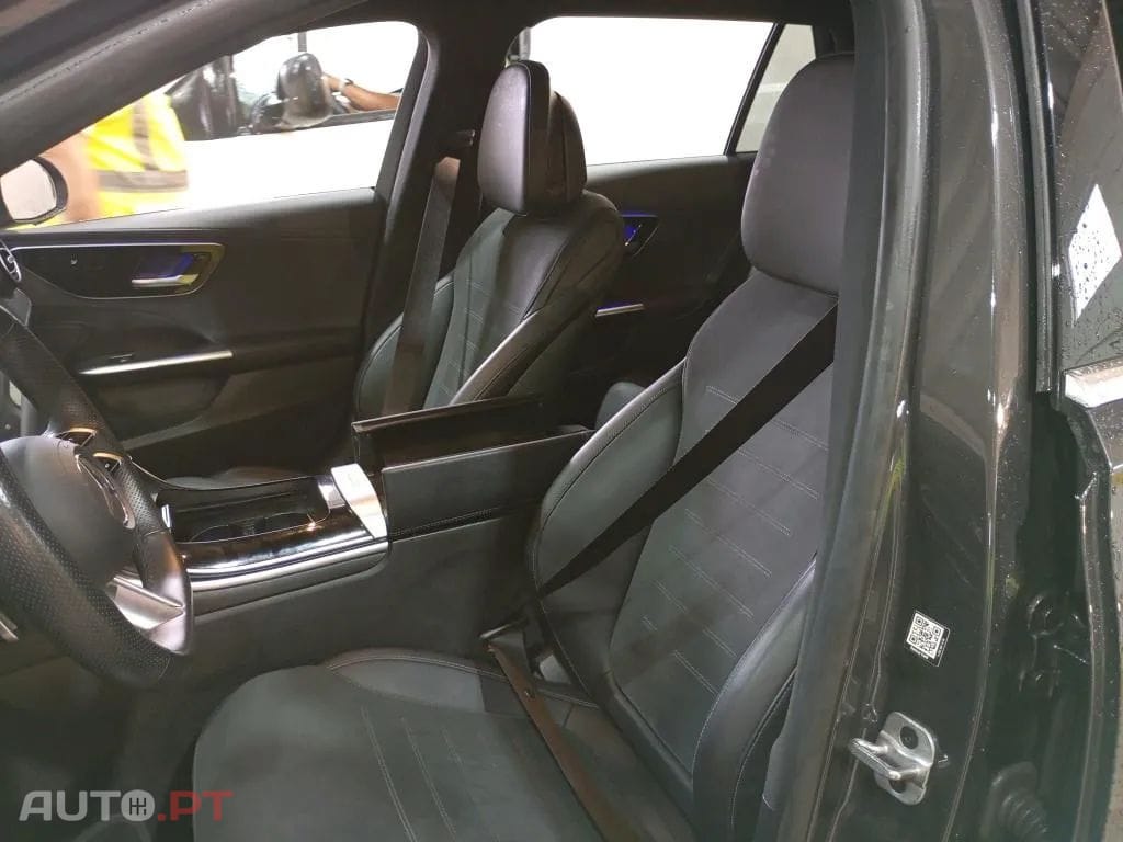 Mercedes-Benz C 300 e AMG Line