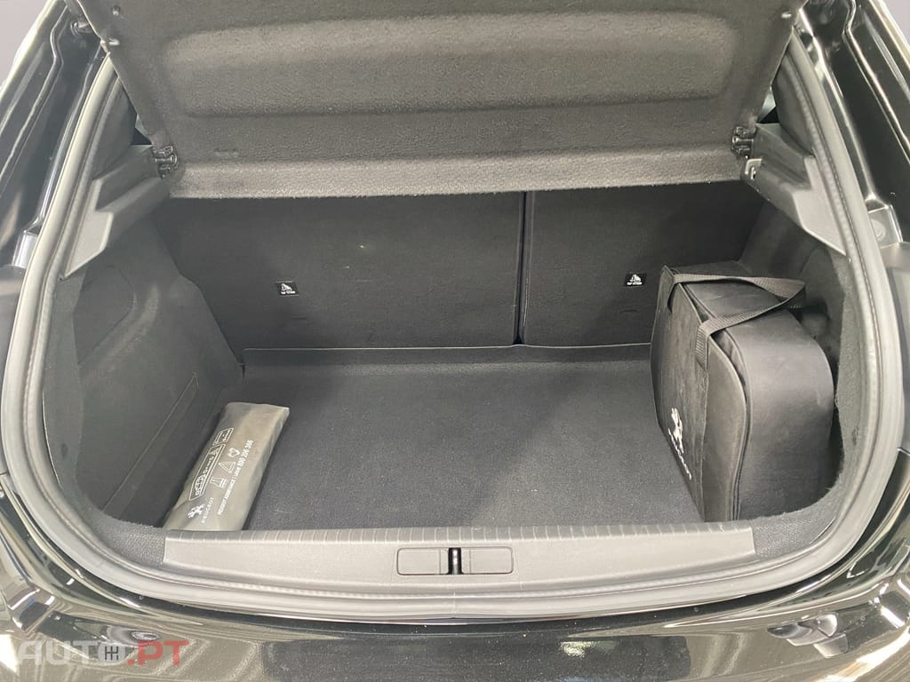 Peugeot E-208 50 kWh GT