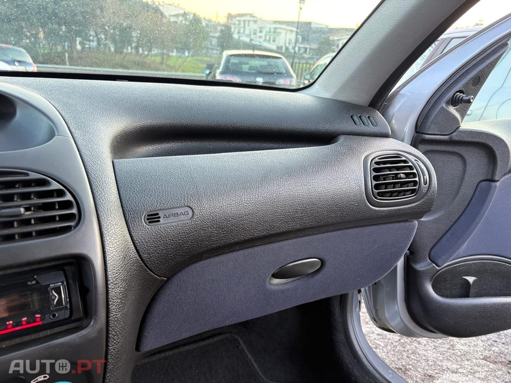 Peugeot 206 1.1 Color Line