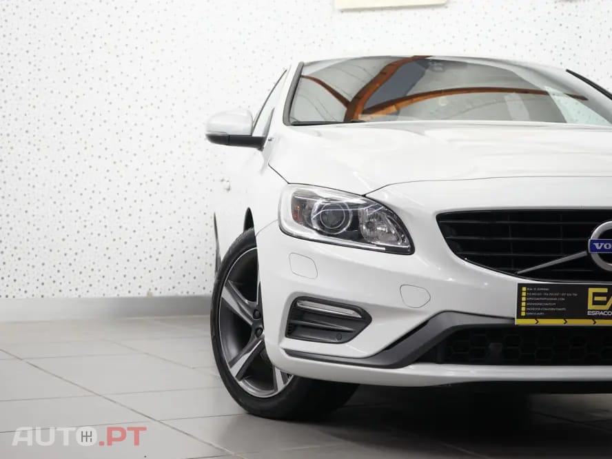 Volvo V60 2.4 D6 R-Design AWD Phev