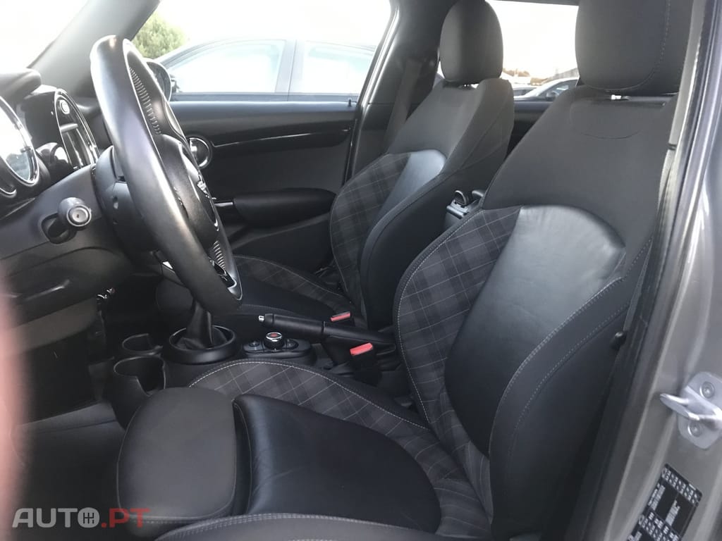 MINI Cooper Cooper D