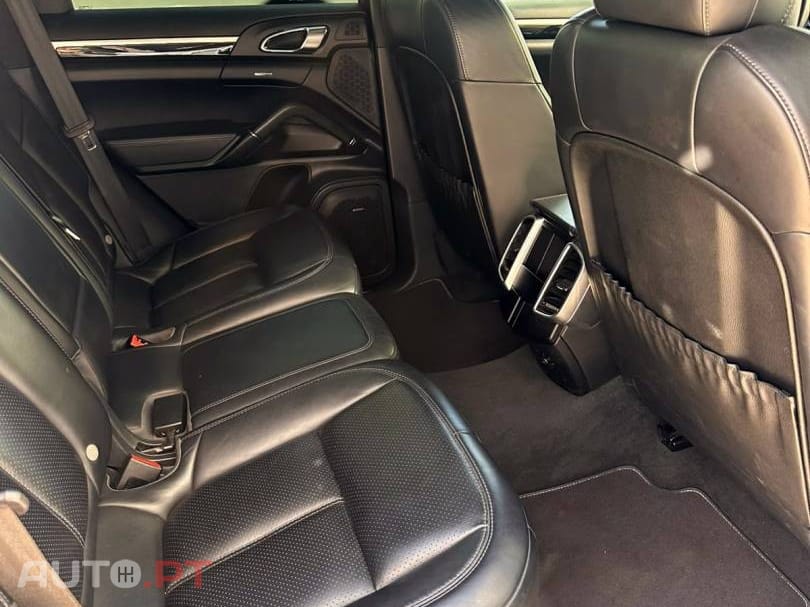 Porsche Cayenne Platinum Edition