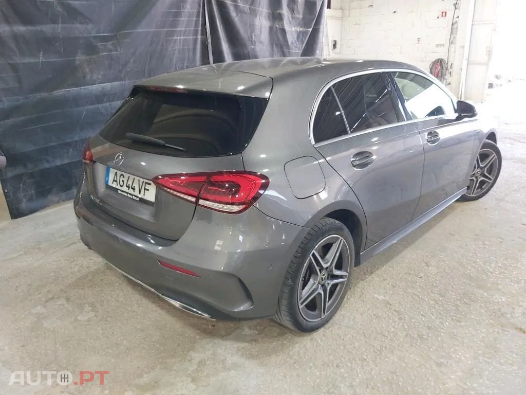 Mercedes-Benz A 250 e AMG Line