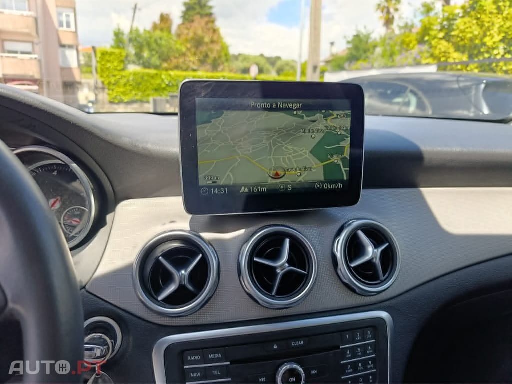 Mercedes-Benz GLA 180 URBAN SPORT