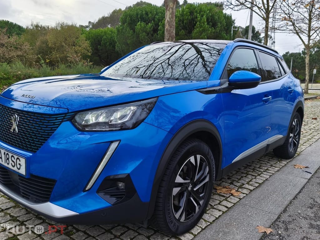 Peugeot E-2008 50 kWh Allure Pack