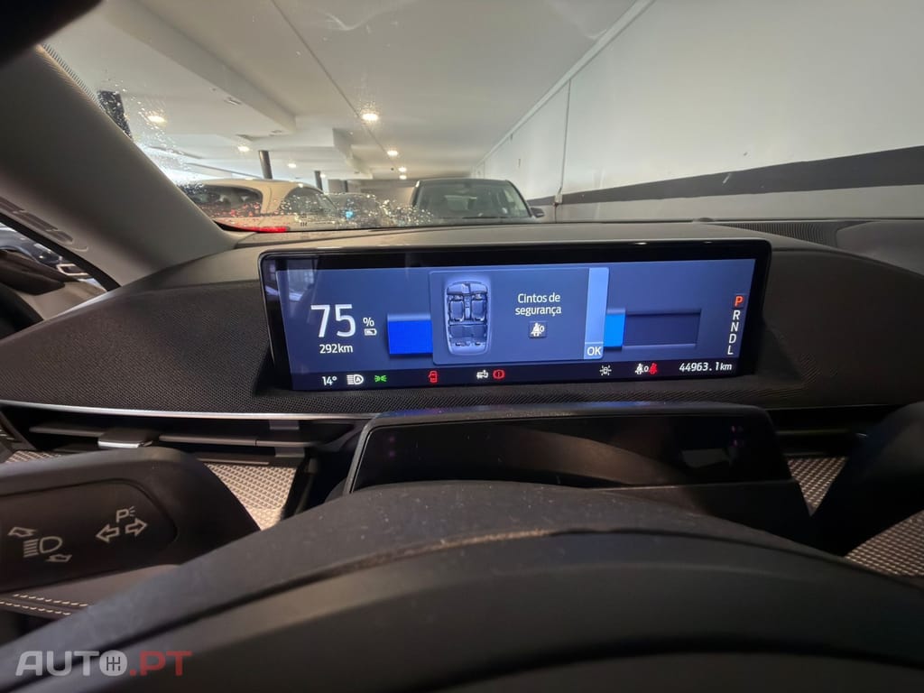 Ford Mustang Mach-E 75.7 kWh Base