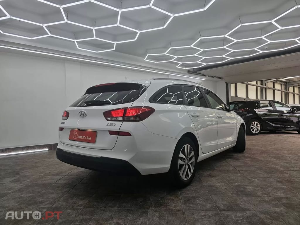 Hyundai i30 1.0 T-GDi Comfort+Navi — fotografia 8