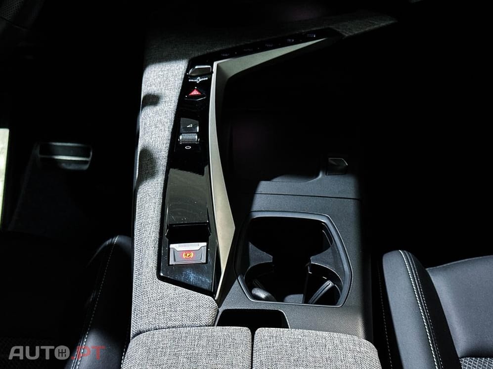 Peugeot E-3008 73 kWh GT