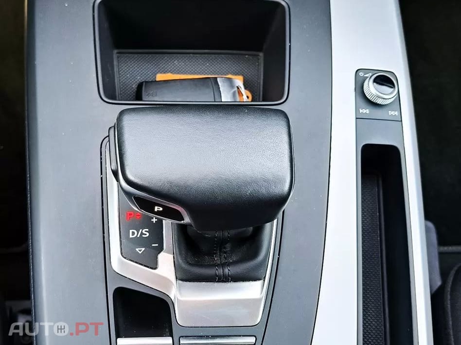 Audi Q5 50 TFSIe quattro S tronic S line business