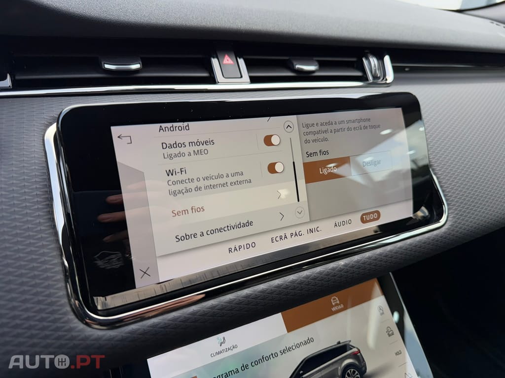 Land Rover Evoque 1.5 P300e AWD R-Dynamic S Auto