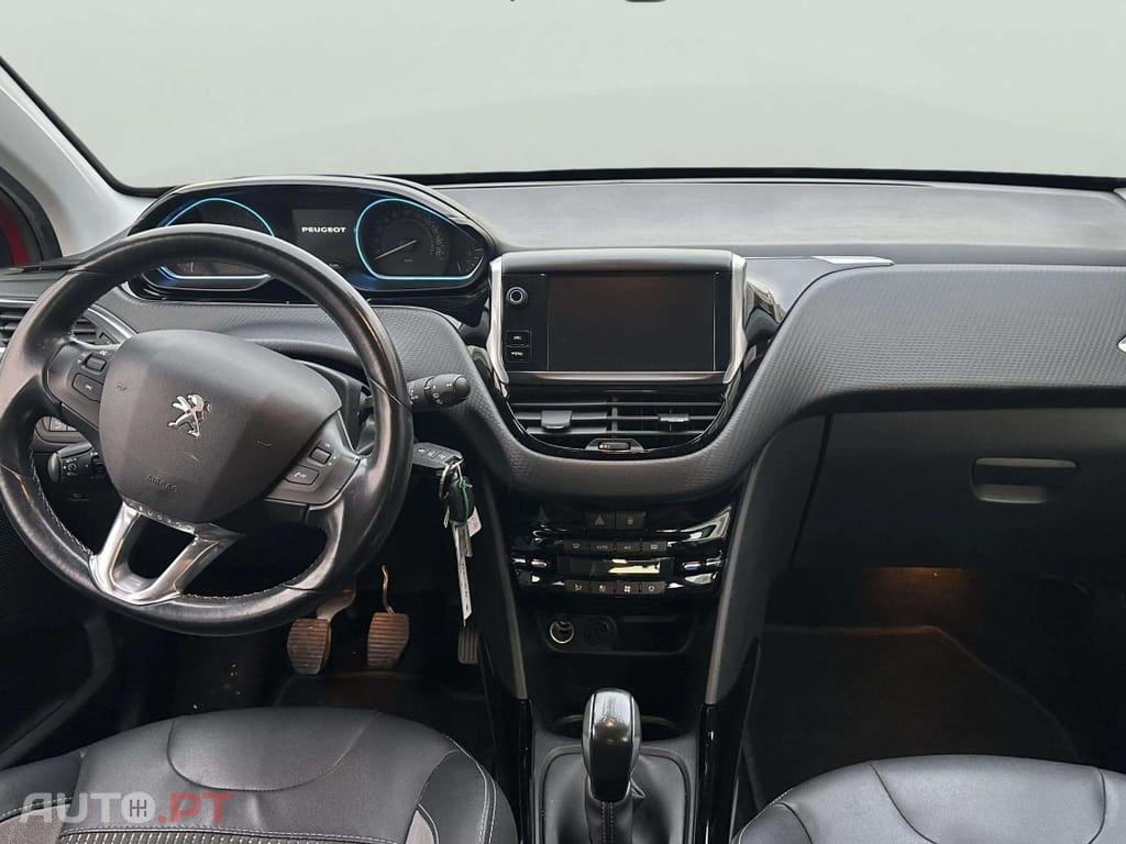 Peugeot 2008 1.2 PureTech Allure