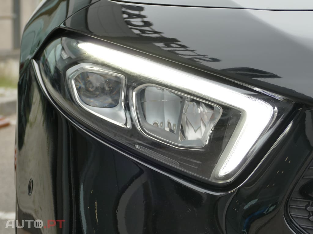 Mercedes-Benz A 250 e AMG Line