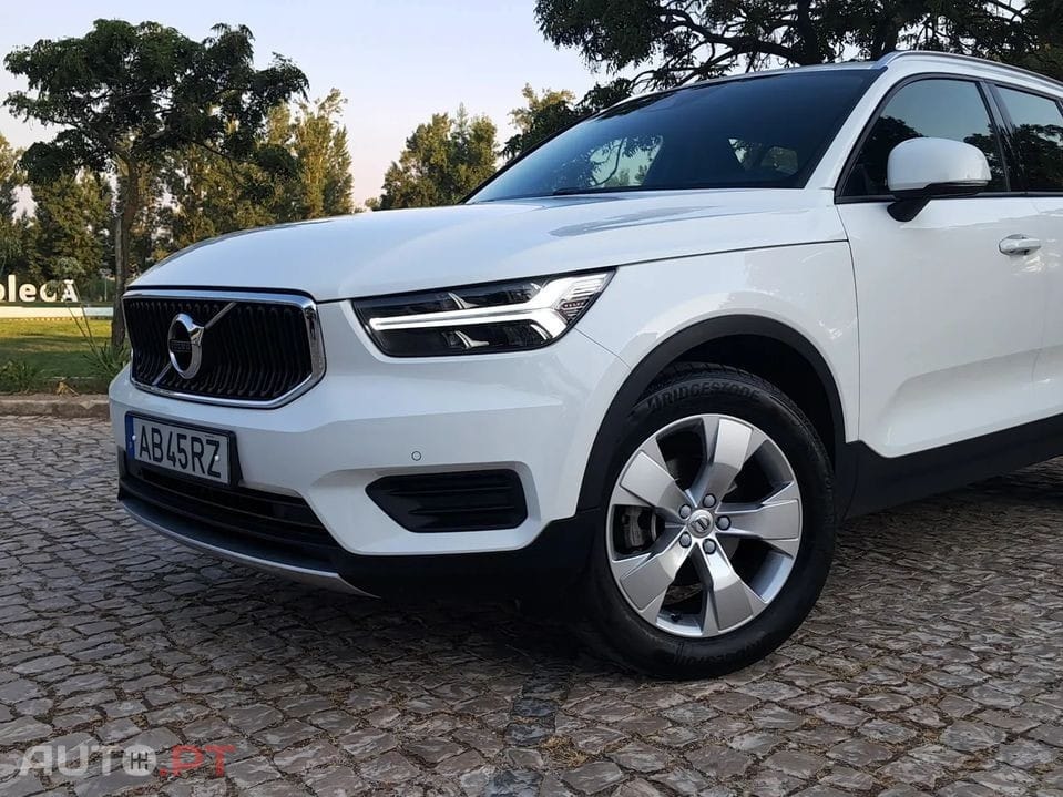 Volvo XC40 2.0 D3 Momentum Plus