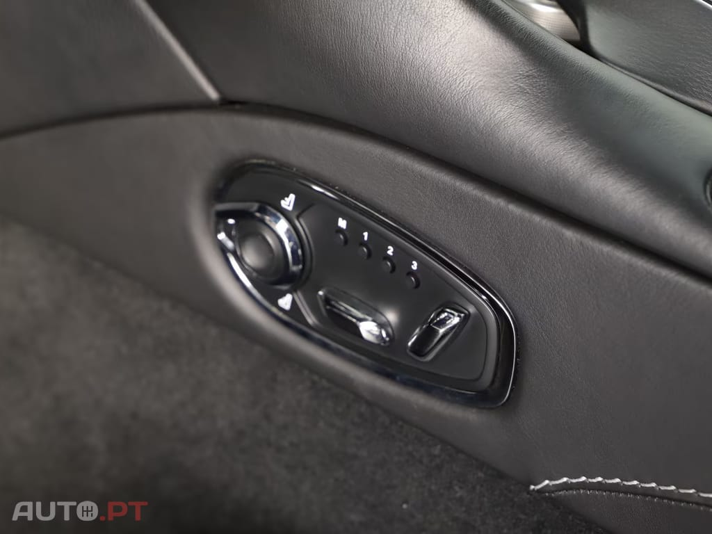 Aston Martin DB11 Coupé V8 Auto