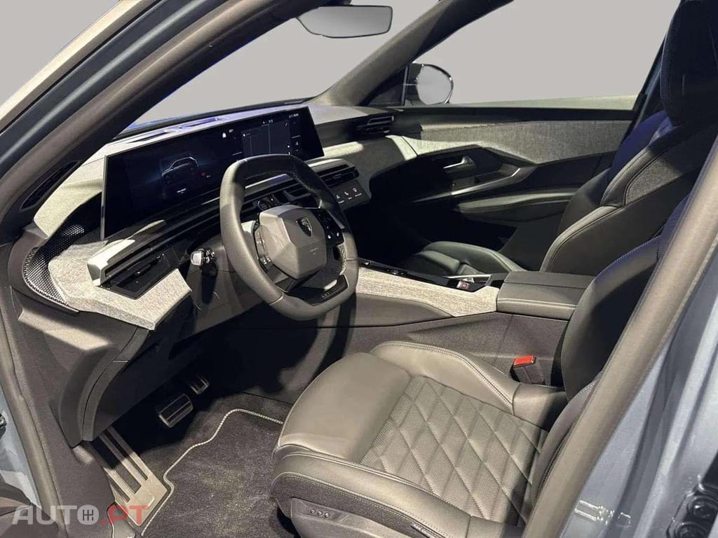 Peugeot E-5008 GT