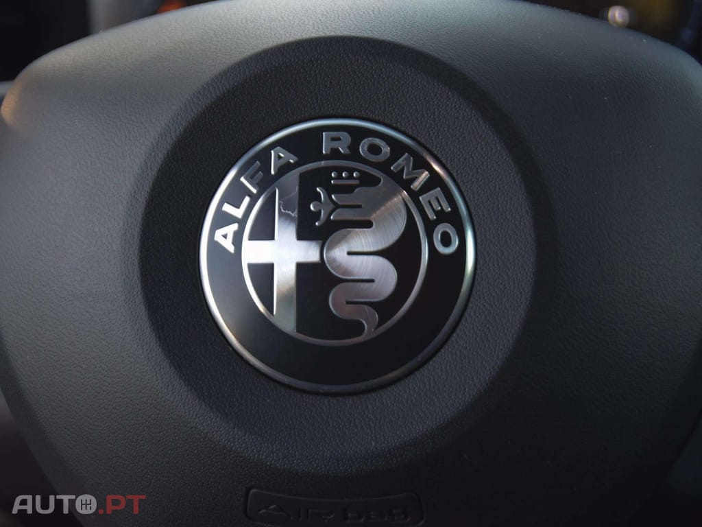 Alfa Romeo Junior 1.2 Sport Speciale Q4 eDCT6