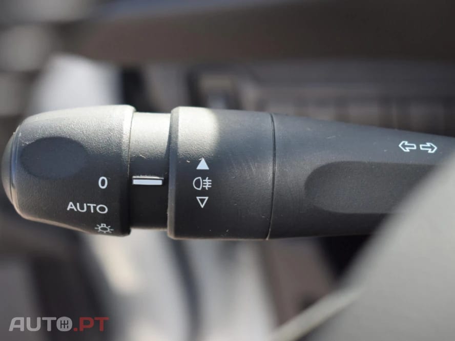 Peugeot 308 1.5 BlueHDi Business Line