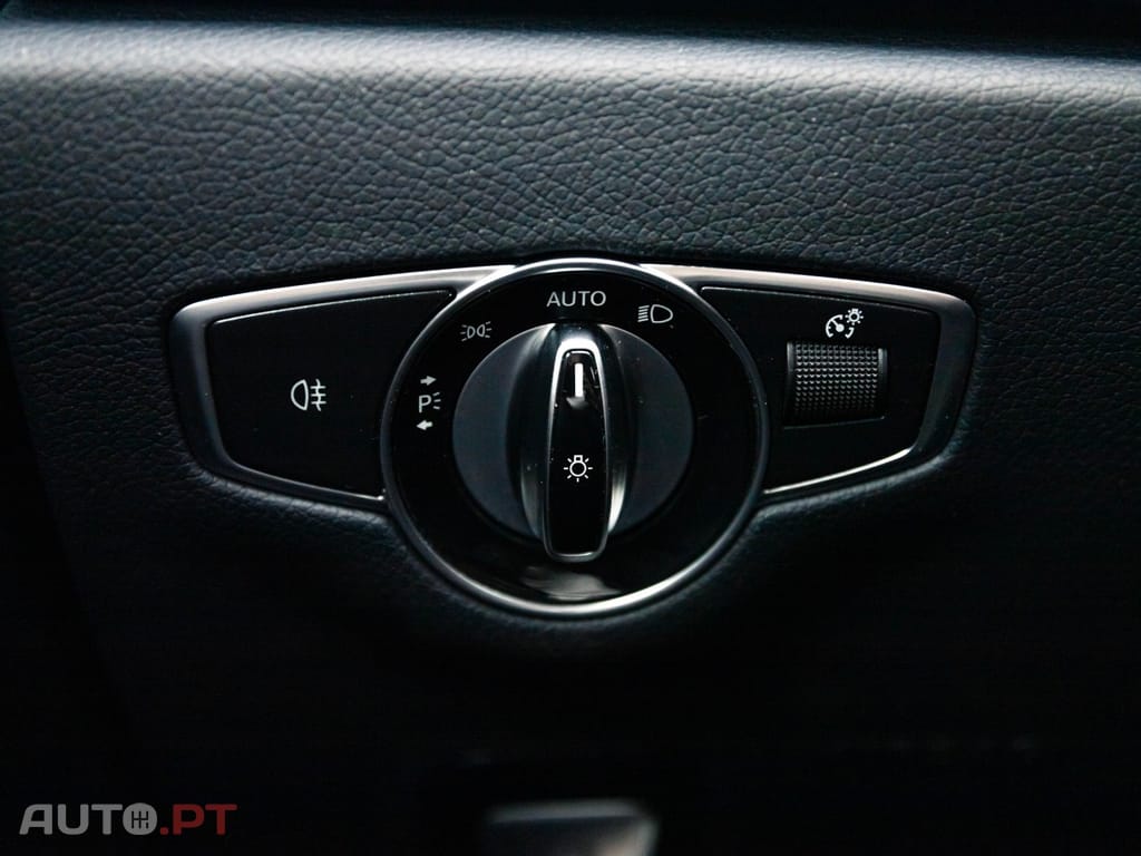 Mercedes-Benz E 300 de 9G-TRONIC AMG Line