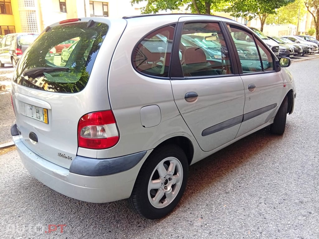 Renault Scénic 1.4 16V RT