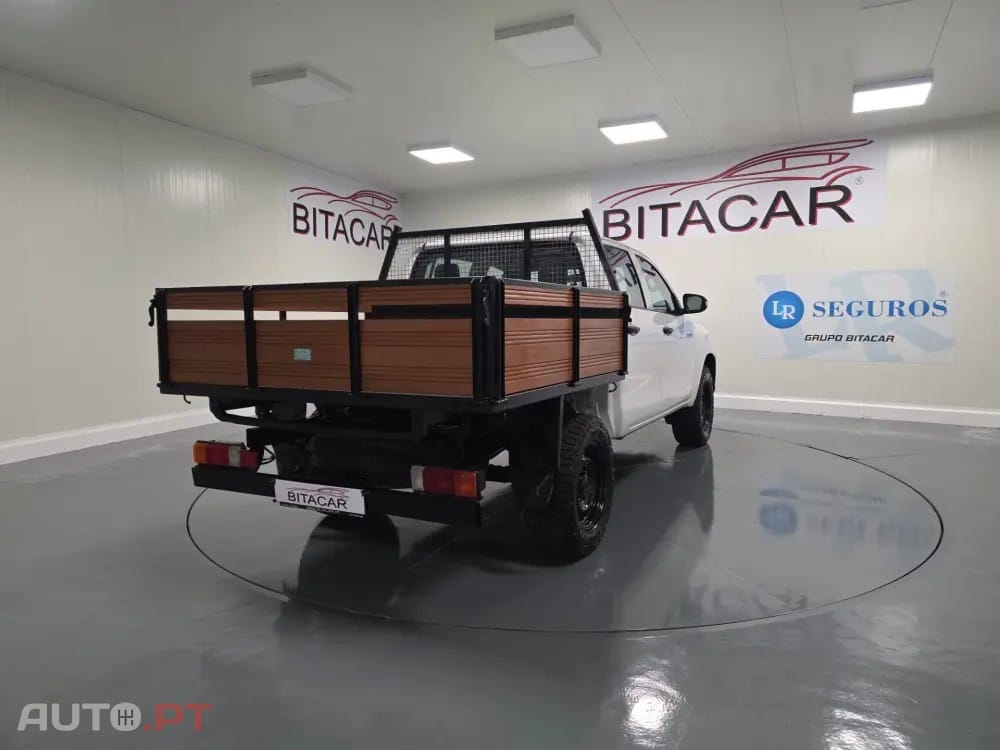 Toyota Hilux 2.4 D-4D 4WD CD CH
