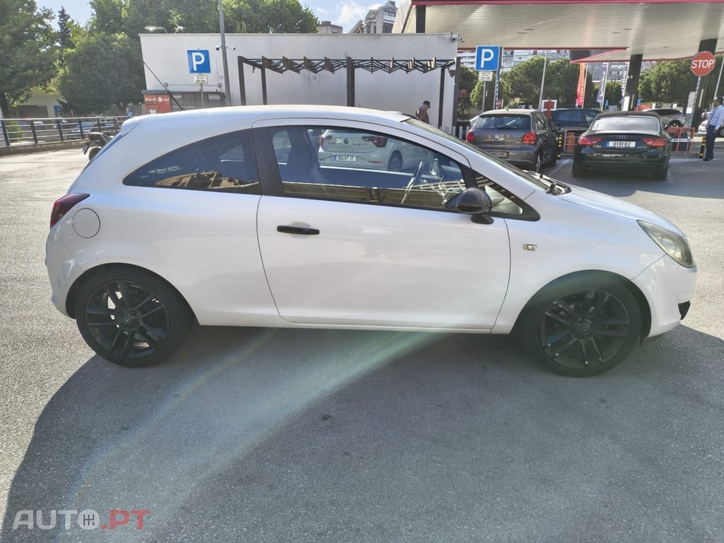 Opel Corsa 1.2 Black Edition