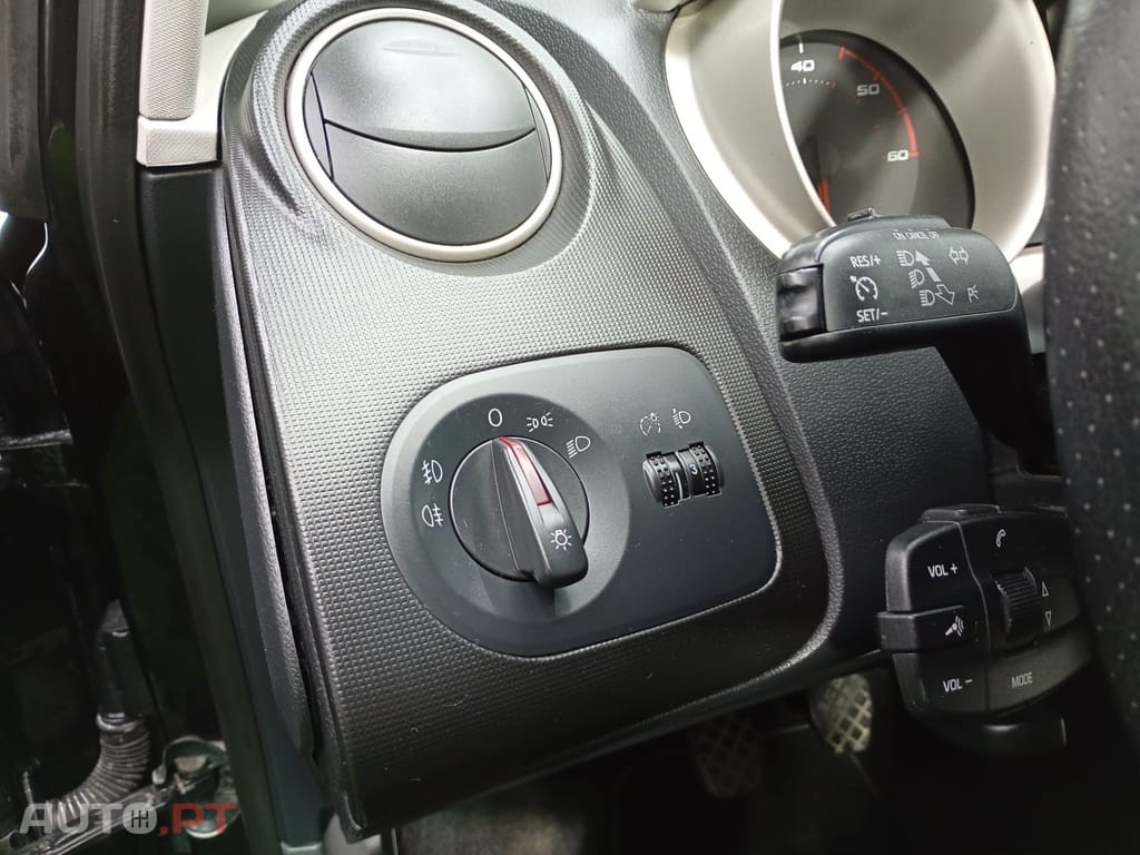 SEAT Ibiza 1.6 TDI Reference — fotografia 22
