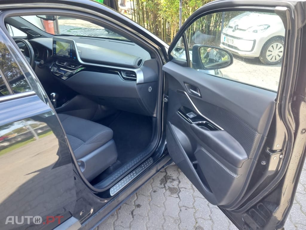 Toyota C-HR 1.8 Hybrid Exclusive