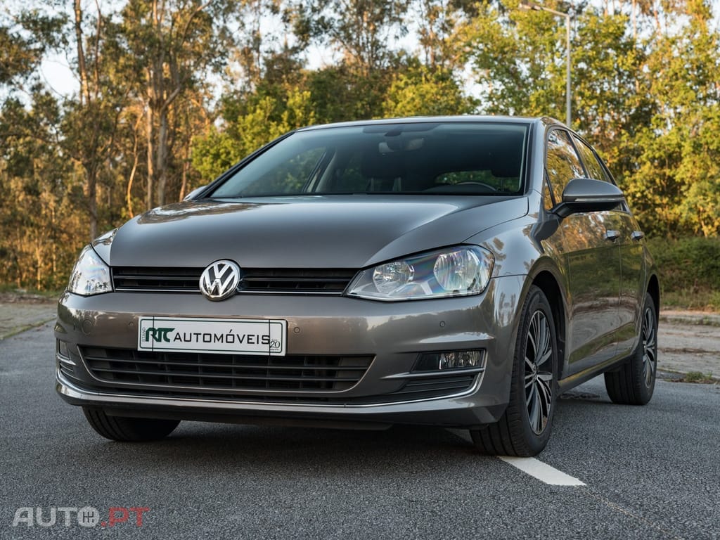 Volkswagen Golf 1.6 TDi BlueMotion Confortline