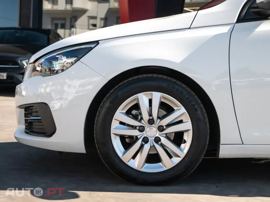 Peugeot 308 1.5 BlueHDi Business Line
