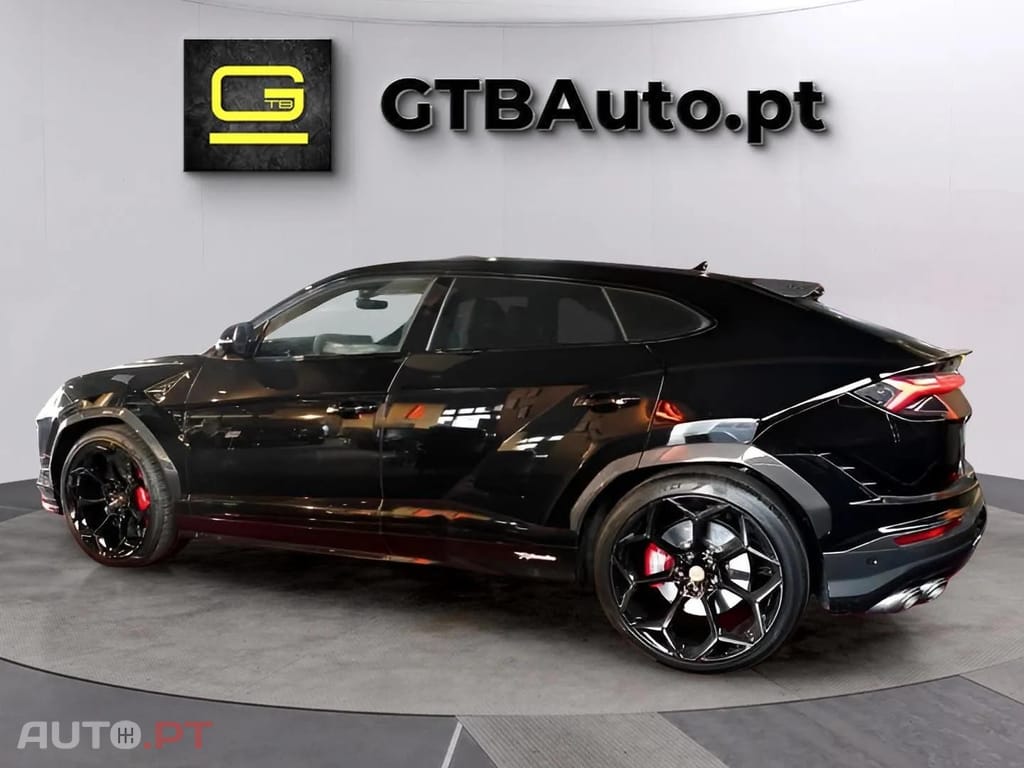 Lamborghini Urus Performante AKRAPOVIC Full Carbon