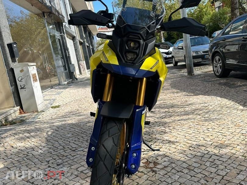 Suzuki V V-storm 800 DE