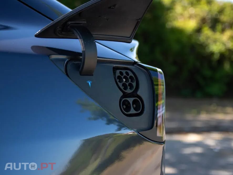 Tesla Model 3 Standard Range Plus RWD