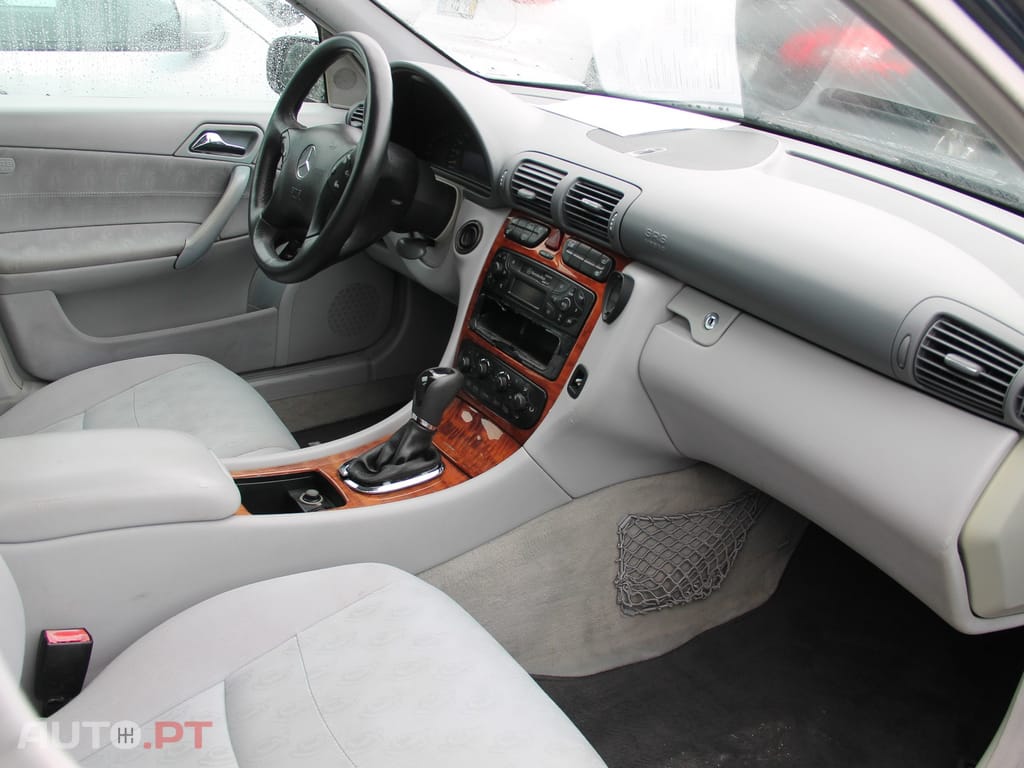 Mercedes-Benz C 220 Outro