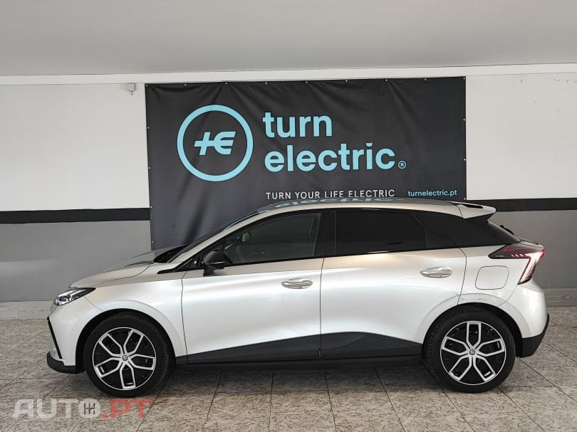 MG MG4 64 kWh Luxury