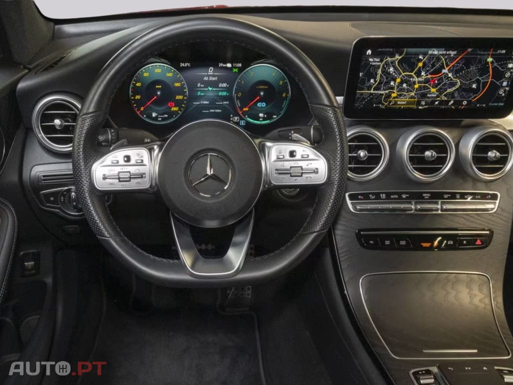 Mercedes-Benz GLC 300 I.V.A DEDUTIVEL de 4M AMG