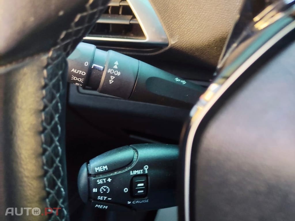 Peugeot 3008 1.5 BlueHDi Allure
