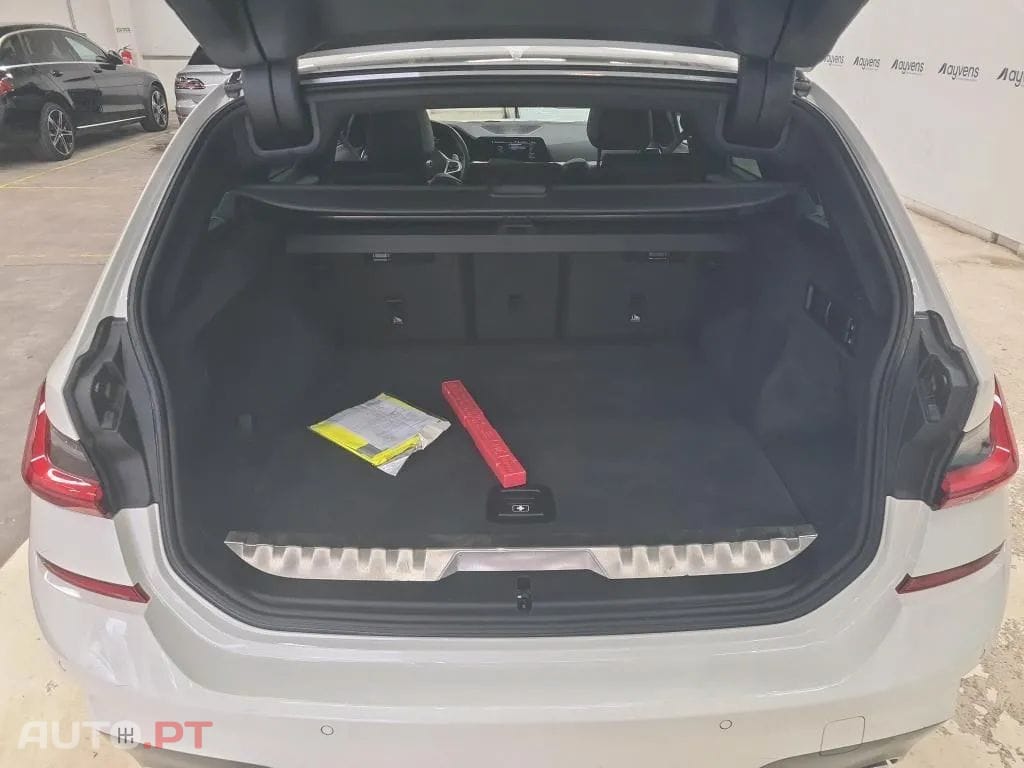 BMW 330 e Touring Pack M Auto
